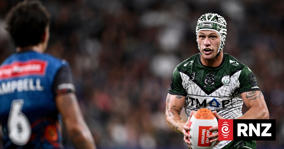 Razor ready for 'conversation' with league star Ponga | RNZ