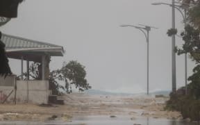 Tuvalu - tidal surges 16x10