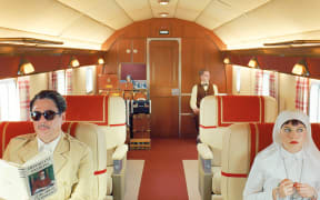 Benicio del Toro and Mia Threapleton in The Phoenician Scheme.