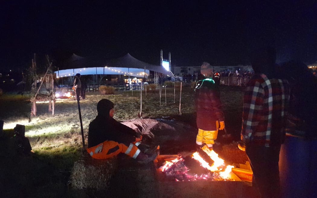Bus loads of hungry Aucklanders are arriving at Tamaki Makaurau's Takaparawhau, Bastion Point, for an early morning hautapu organized by Ngati Whatua Orakei.