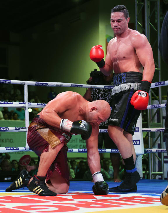 Joseph Parker won an eighth-round TKO victory over American Jason Bergman in Apia. 23 January