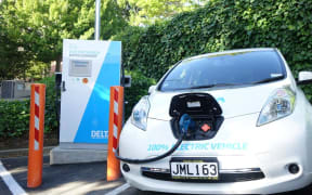 A car charges at a Dunedin charging station.