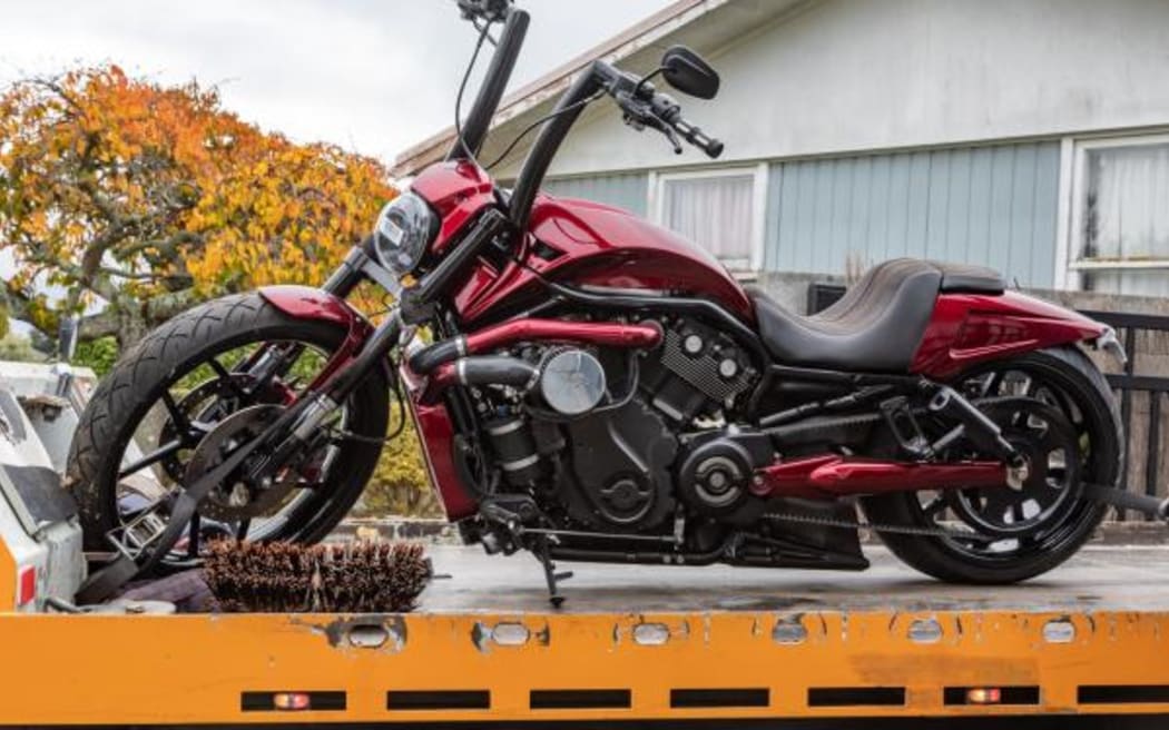 A senior Hawkes Bay Mongrel Mob member has had more than $2.1 million of assets and cash seized.