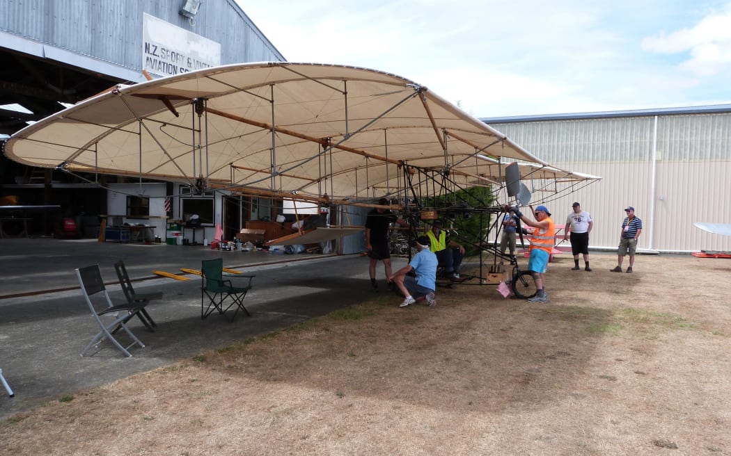 Recreating Richard Pearse's plane