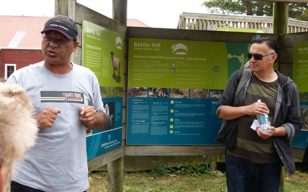 Te Waari Carkeek (right) and Hohepa Potini of Kāpiti Tours (left) tell the story of Battle Hill.
