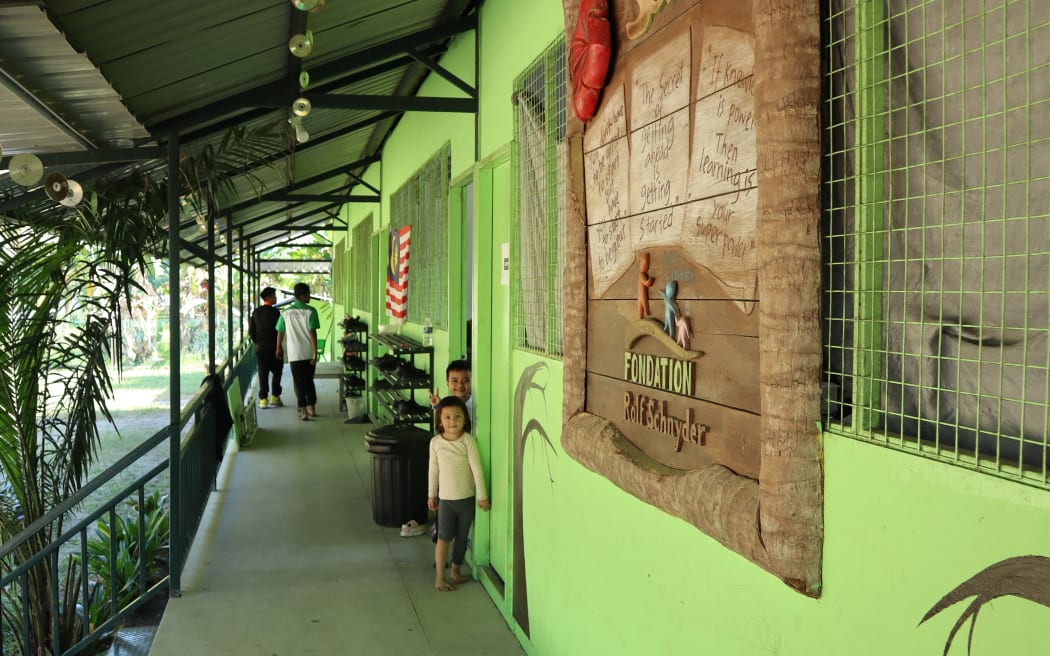 Etania School