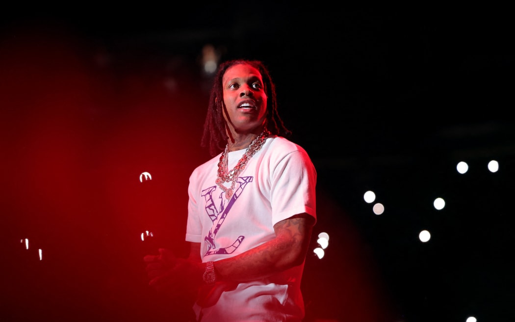 NEWARK, NEW JERSEY - OCTOBER 28: Lil Durk performs during iHeart Powerhouse 105.1 at Prudential Center on October 28, 2023 in Newark, New Jersey.   Michael Loccisano/Getty Images for iHeartRadio/AFP (Photo by Michael loccisano / GETTY IMAGES NORTH AMERICA / Getty Images via AFP)