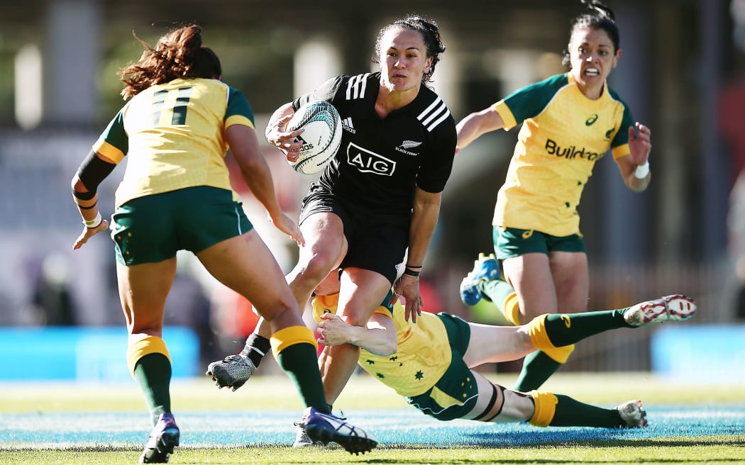 Portia Woodman of New Zealand makes a run.
