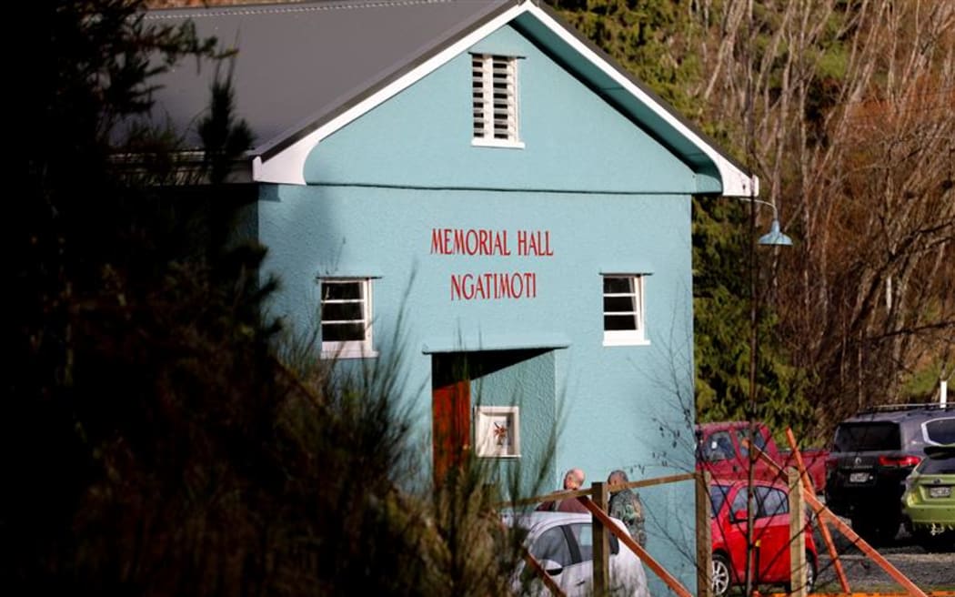The Ngātīmoti Memorial Hall.