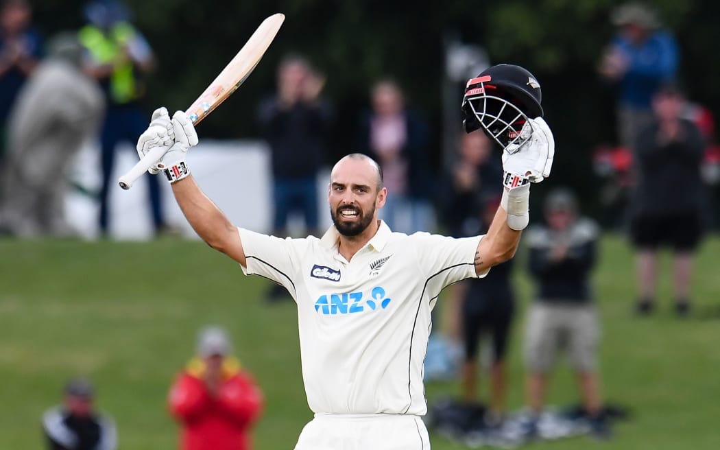 Daryl Mitchell of the Black Caps celebrates 100 runs vs Pakistan 2021.