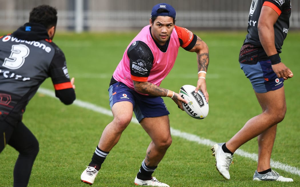 Warriors hooker Issac Luke at training