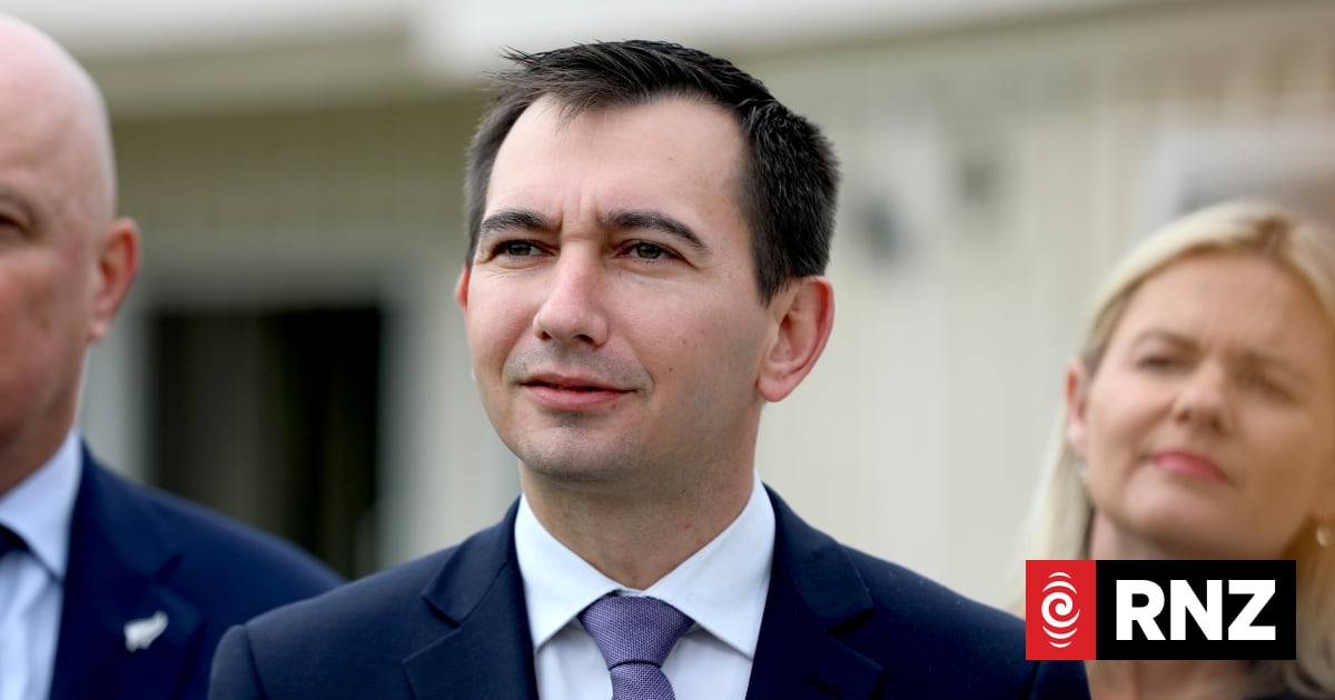 Government announces more funding for pharmacies to prescribe common treatments