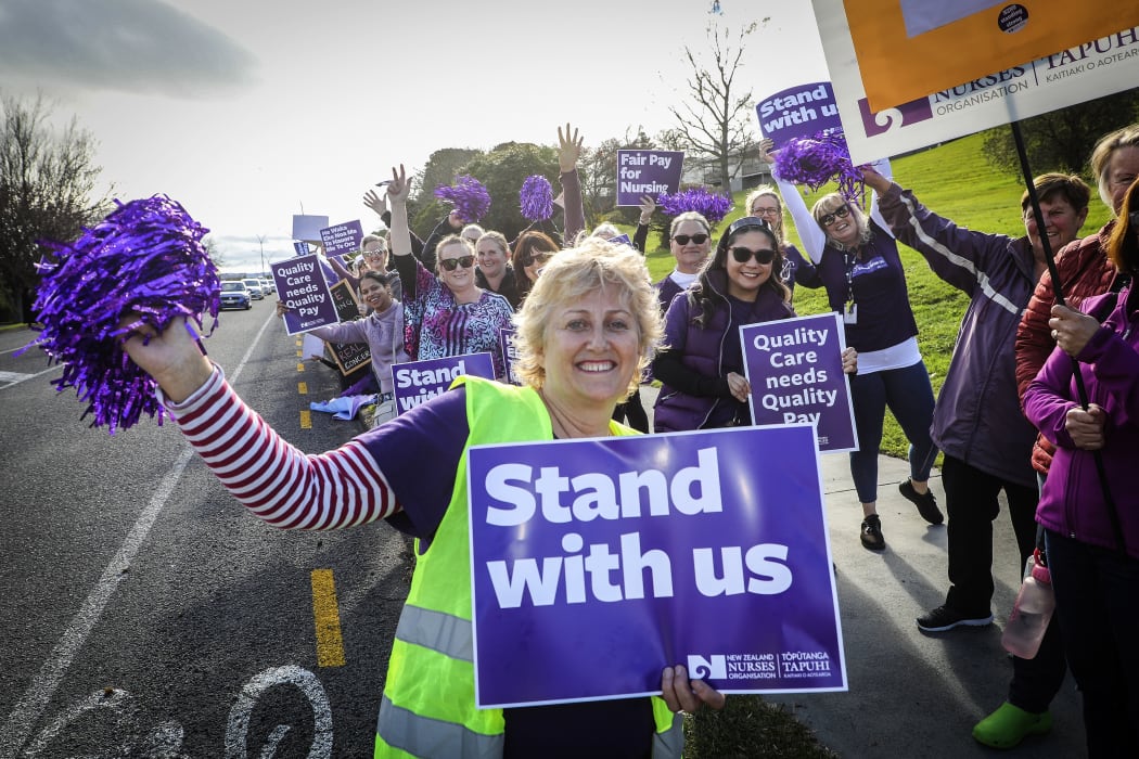 Nurse Sally Gray one of those picketing outside Lakes DHB Rotorua Hospital.