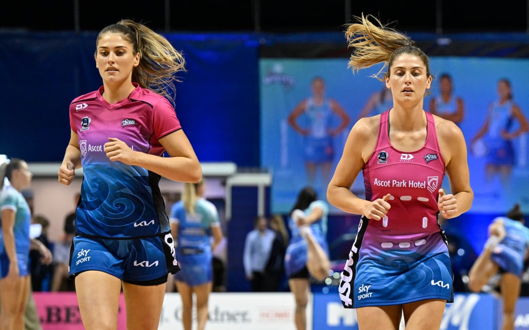 Kate Heffernan and Georgia Heffernan of Southern Steel during warm ups. Mystics v Steel, round 1 of the ANZ Premiership netball competition at The Trusts Arena, Auckland, New Zealand on Saturday 4 March 2023. Mandatory credit: Alan Lee / www.photosport.nz