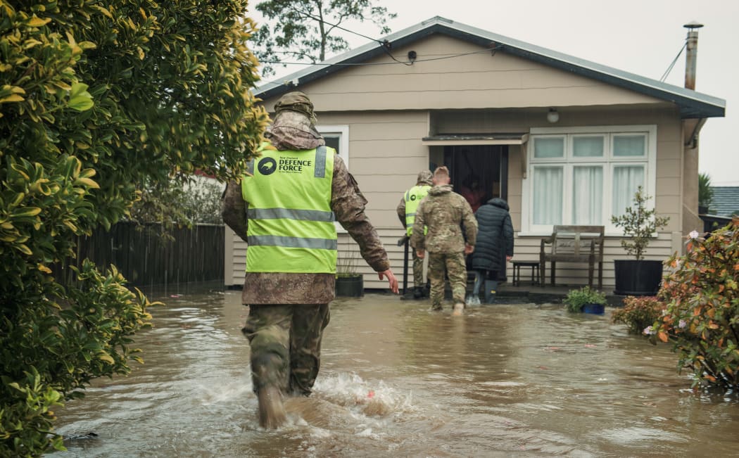 3rd Combat Service Support Battlion (3CSSB) from Burnham Military Camp assist the Buller District with their evacuations following the flooding.