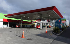 This Newmarket petrol station has been closed all day because of the power cut.
