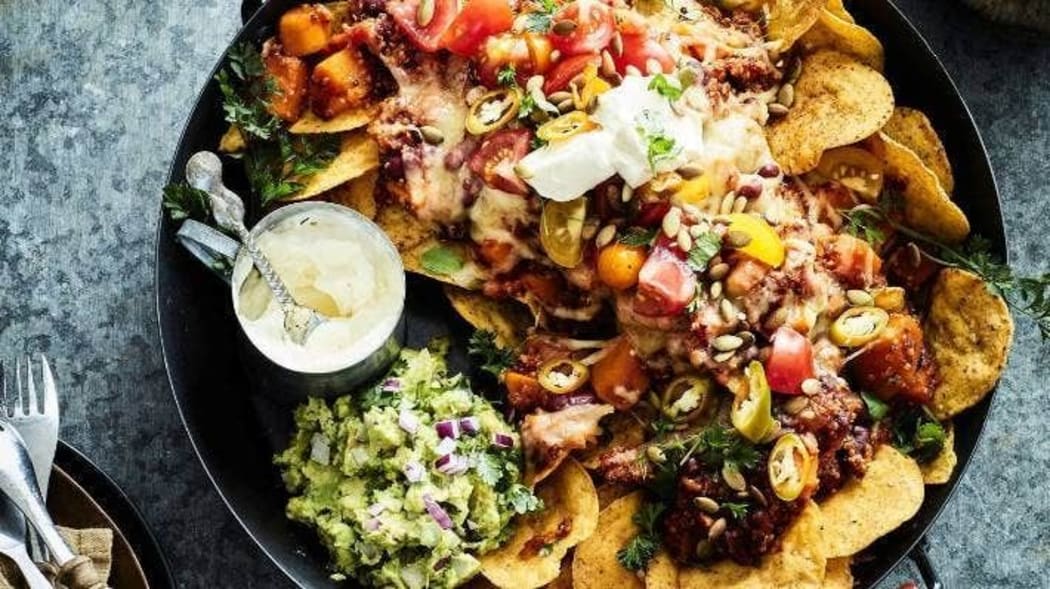 quinoa chilli nachos
