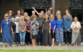 'The Pākehā Project' is an organisation of tangata tiriti leaders who educate and run programmes and workshops for Pākehā, aimed to deepen their understanding of the constitutional foundations of Aotearoa and "find their place in decolonising New Zealand.