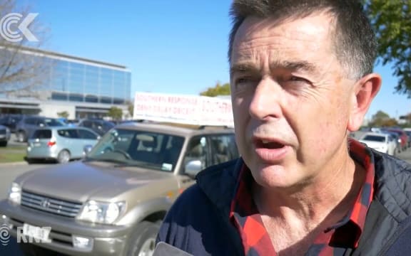 Minister wants third party to help solve hunger strike quake dispute: RNZ Checkpoint