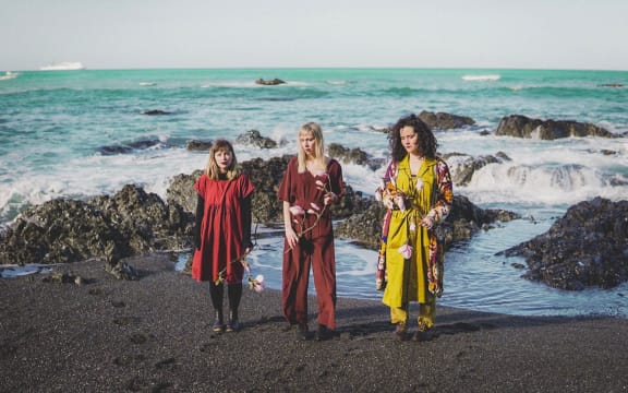 Ida Lune 'Apart' video still