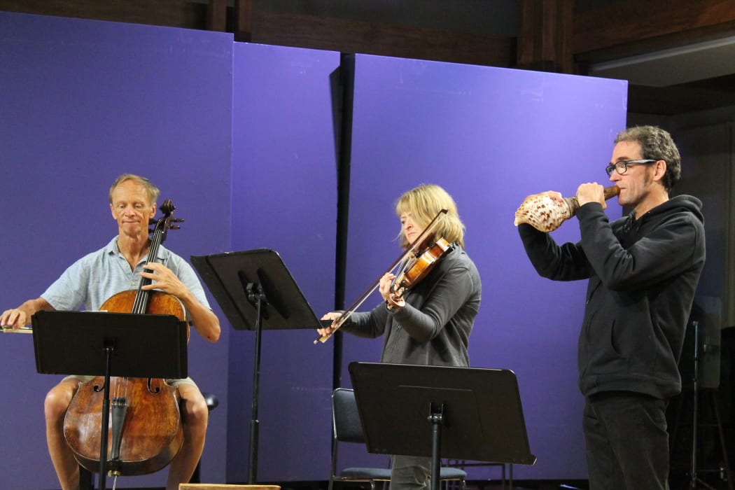 NZSQ's  Rolf Gjelsten and  Gillian Ansell with Rob Thorne