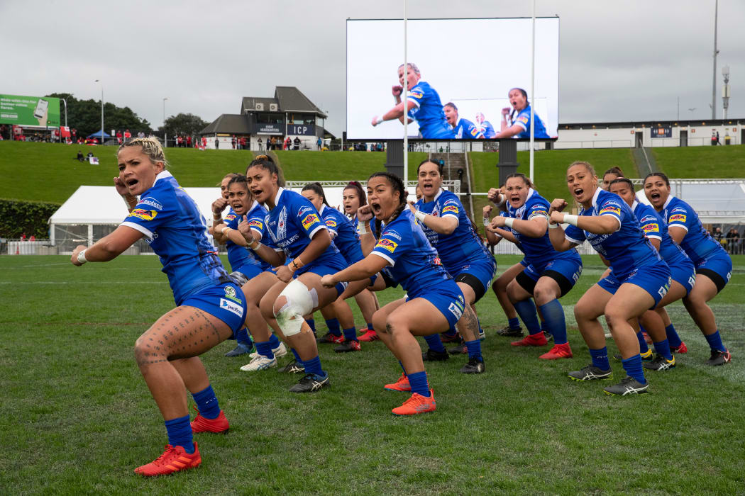 Fetu Samoa perform the Siva Tau pre-match.