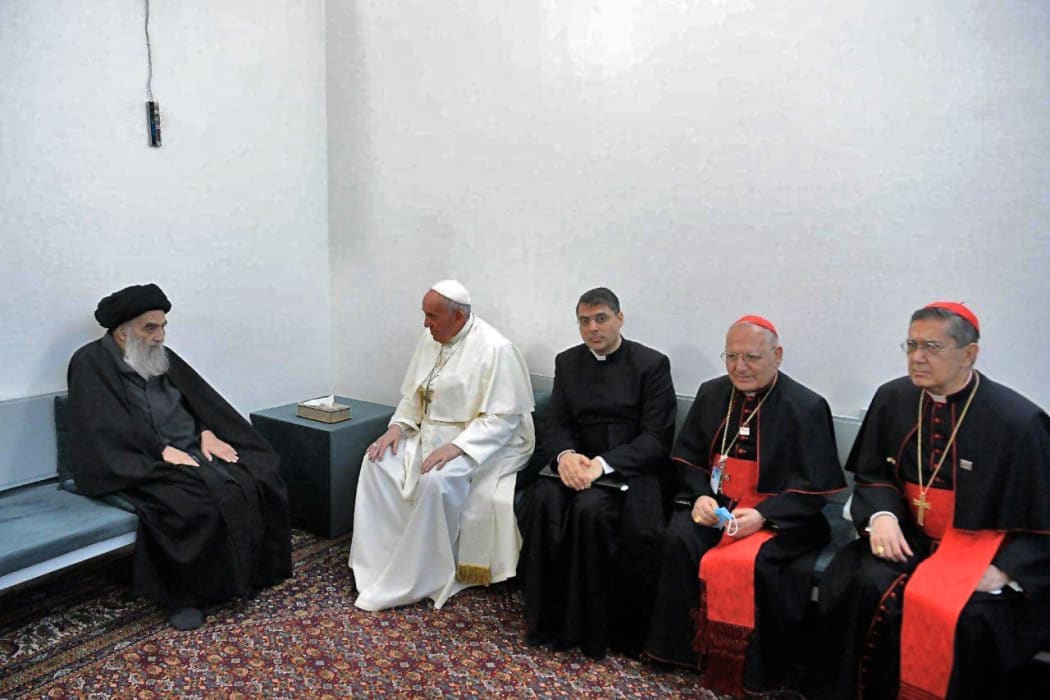 Iraq's most revered Shiite Islam cleric, Grand Ayatollah Ali al-Sistani (left) meeting with Pope Francis and his delegation, at his home in the Iraqi city of Najaf, on 6 March.