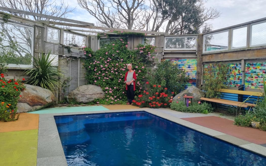 Victoria Ginn built a salt and magnesium pool.