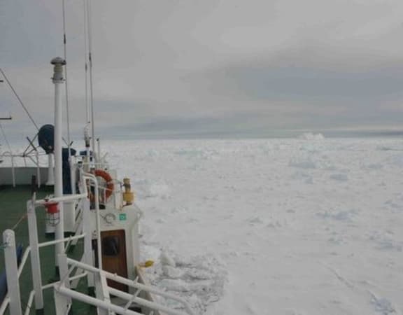 The view from the trapped Akademik Shokalskiy.