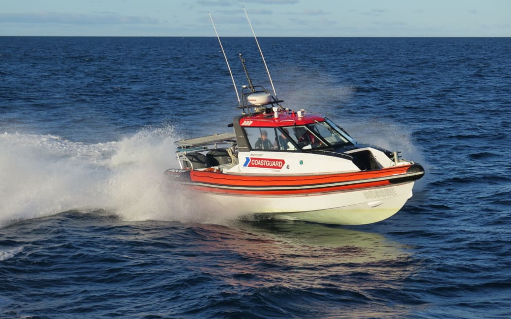 A search is underway off the coast of Whangārei for an overdue fishing boat with two people on board.