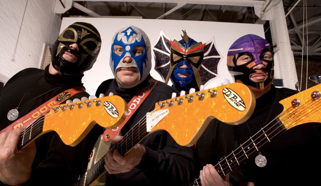 Los Straitjackets