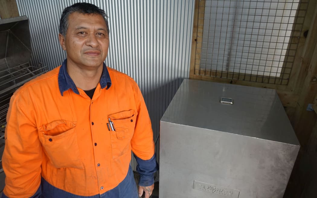 Hone Stephens, developer of Kōhatu Hāngī Cookers