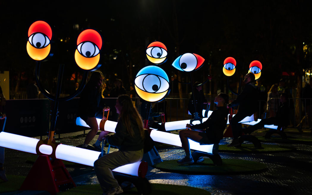 Amigo Amigo Curiosity