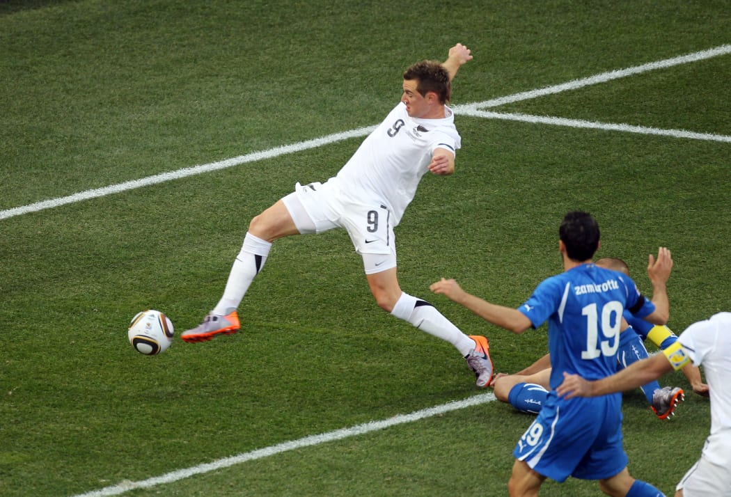 Shane Smeltz scores for New Zealand.
New Zealand All Whites v Italy, Match 28, FIFA Football World Cup.