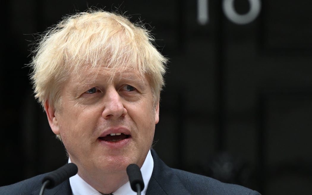 Britain's Prime Minister Boris Johnson makes a statement in front of 10 Downing Street in central London on July 7, 2022. - Johnson quit as Conservative party leader, after three tumultuous years in charge marked by Brexit, Covid and mounting scandals. (Photo by JUSTIN TALLIS / AFP)