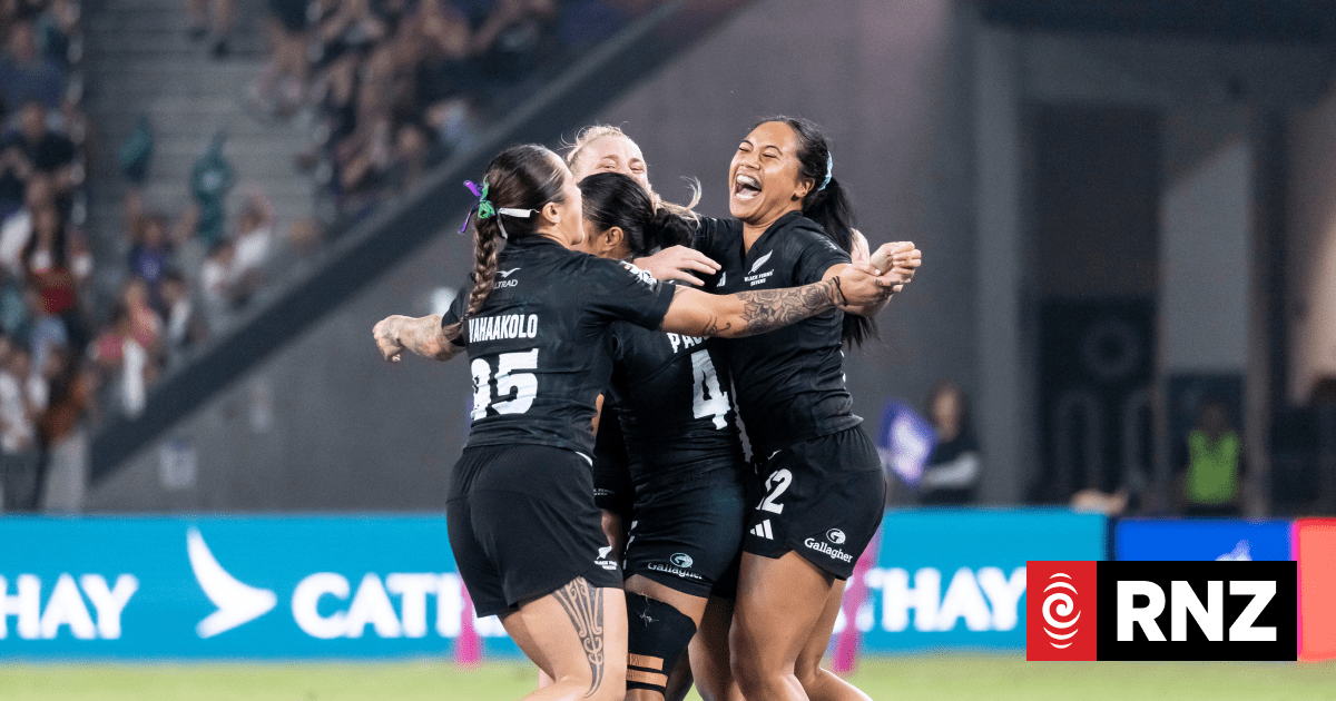 'Whole squad effort': Black Ferns Sevens defend Hong Kong title