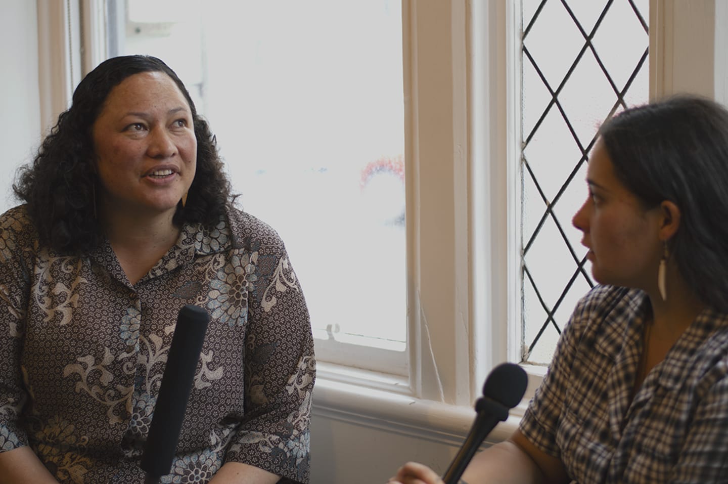 Awatea Mita and Kahu chat at Victoria University
