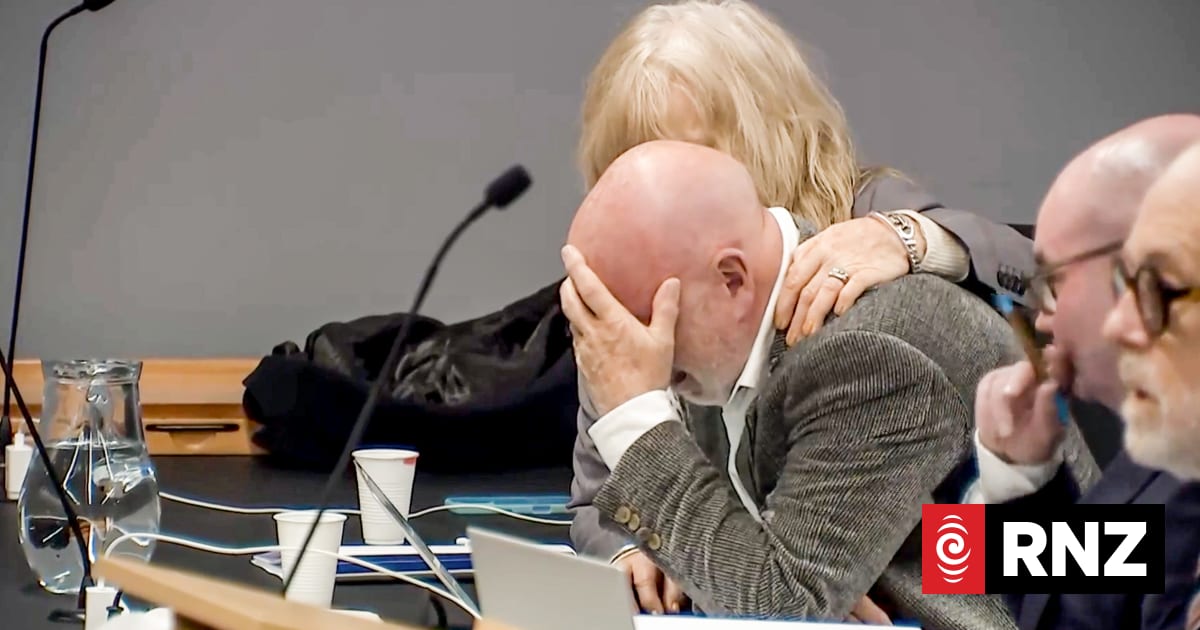 Philip Polkinghorne breaks down at inquest into his wife Pauline Hanna's death