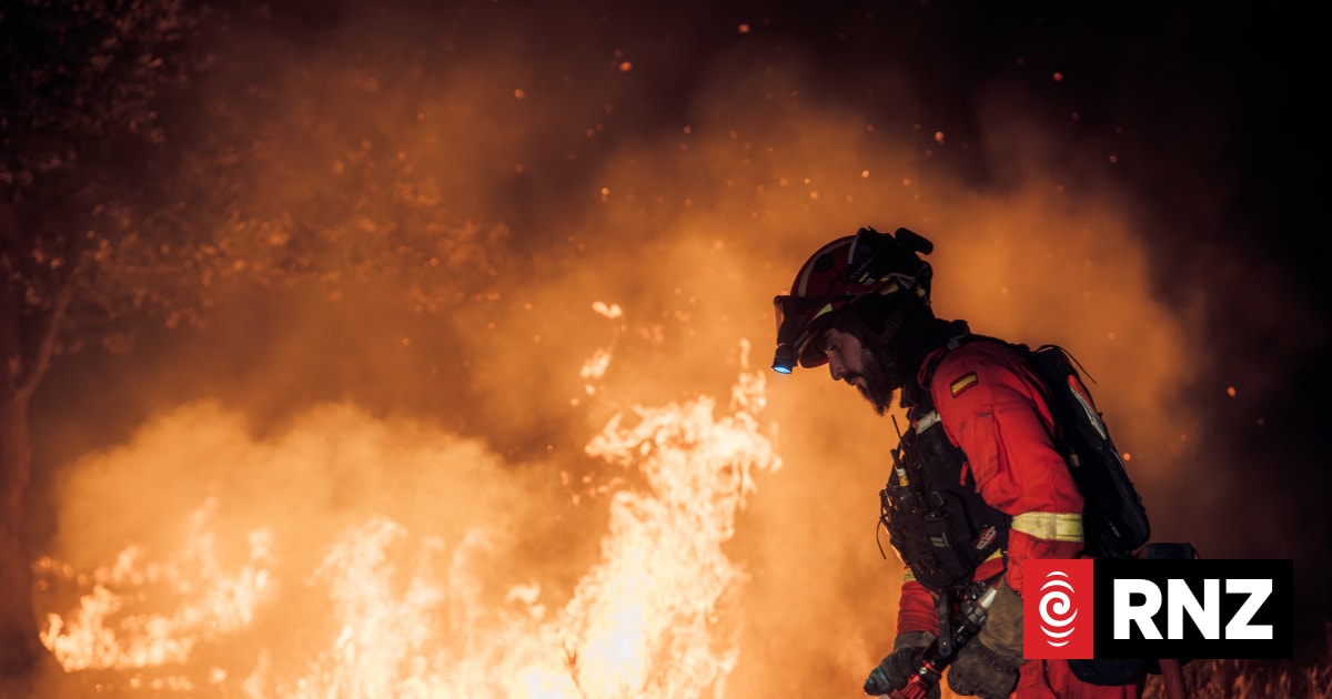 France wildfire forces thousands to flee as tinder box conditions ...