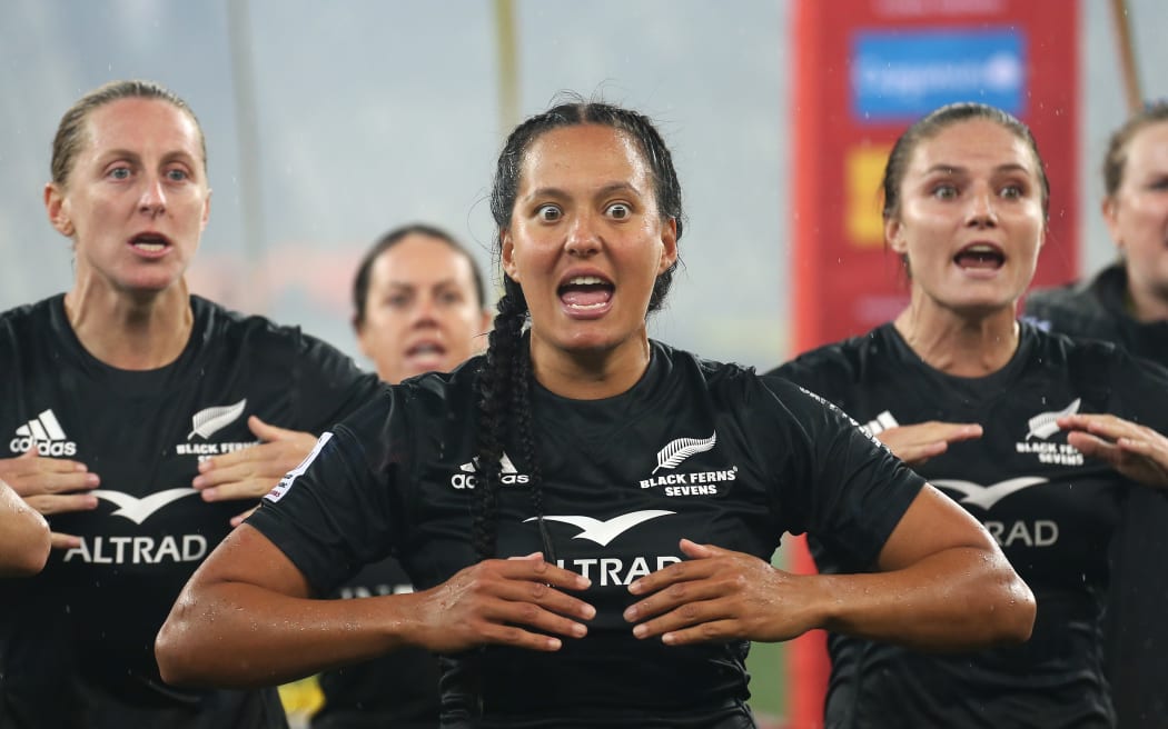 Tyla King of New Zealand Women leads a haka