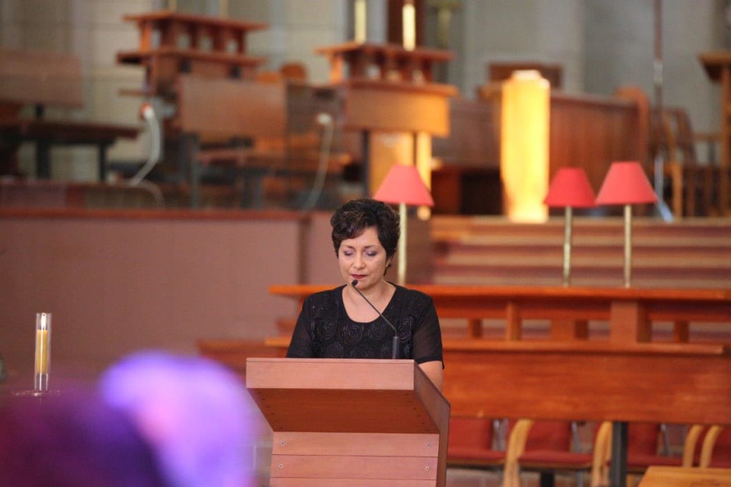 Bill Sevesi's daughter Tania Jeffs speaks at his funeral in Auckland.