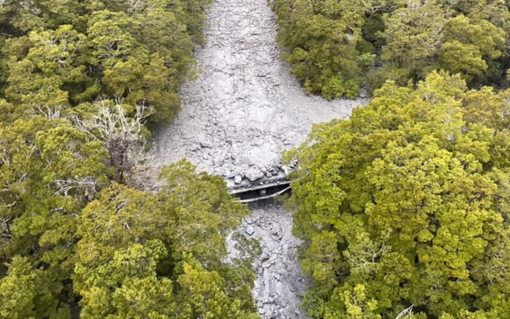 Muddy Creek bridge, SH6, near Makaroa before the snowfall.