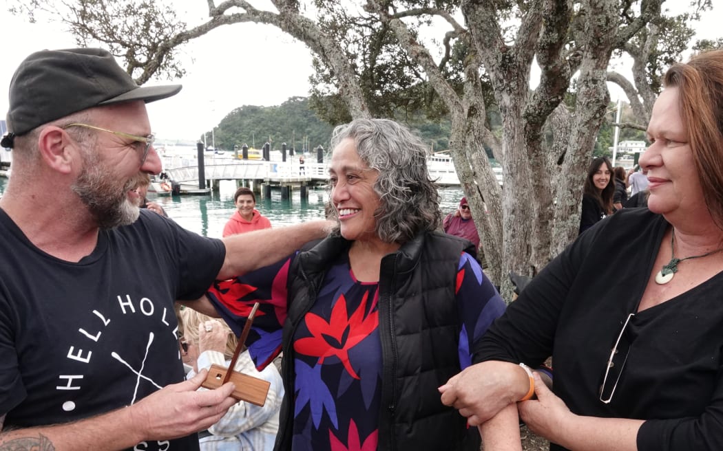 Judge Kent Thwaites presents Maryanne Hooson with a special award in memory of the late Tim 