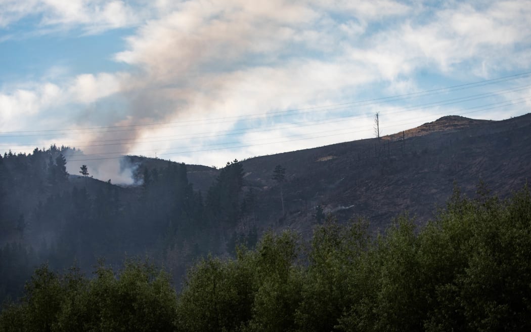Port Hills fire - day 3 - from Hoon Hay Valley Rd