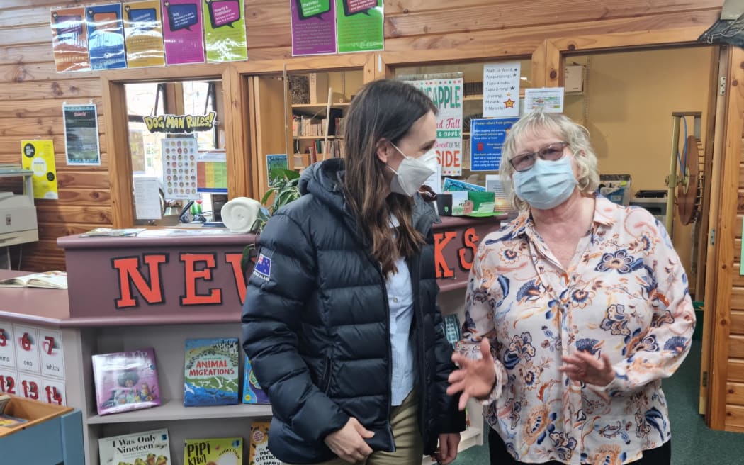 On a visit to Marlborough after flooding devastated the region, Prime Minister Jacinda Ardern meets with Rai Valley Area School principal Maree Furness on 1 September, 2022.