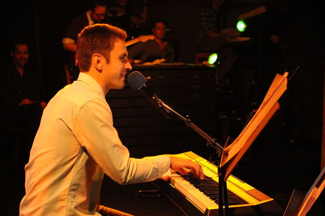 Comedy music composer, Robbie Ellis