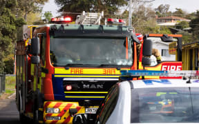 Man barricades himself in a shop and lies about having a firearm