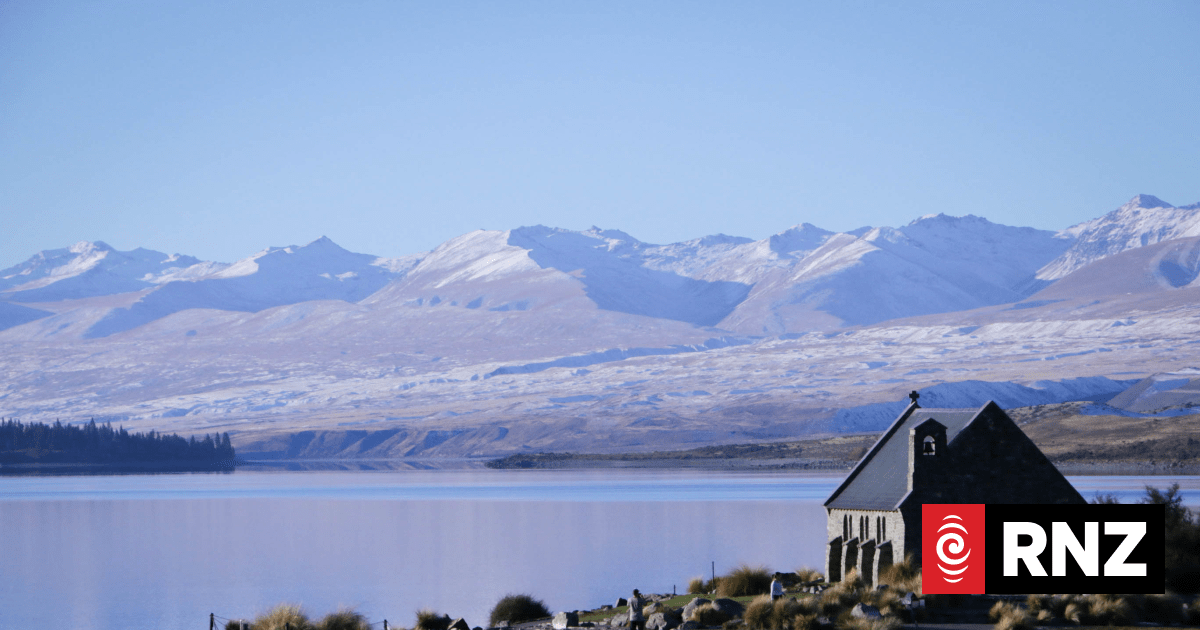 Lake Tekapo faces squeeze as holiday crowds surge