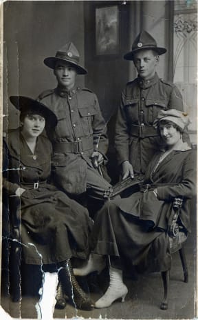 Group portrait including Albert Victor Sing (Singe) and Isobel Singe (left hand couple). Image kindly provided by Felicity Semmiens (May 2017). Image has no known copyright restrictions. SINGLE USE ONLY