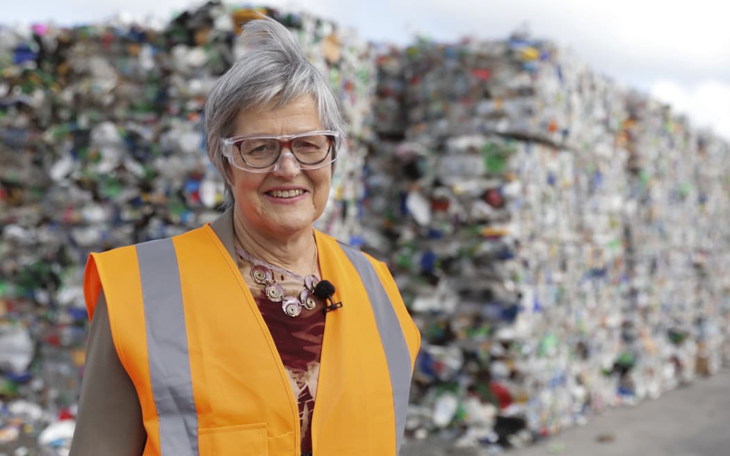 Eugenie Sage visited the  OJI Seaview Materials Recovery Facility in Lower Hutt prior to making her annoucement about new recycling plans